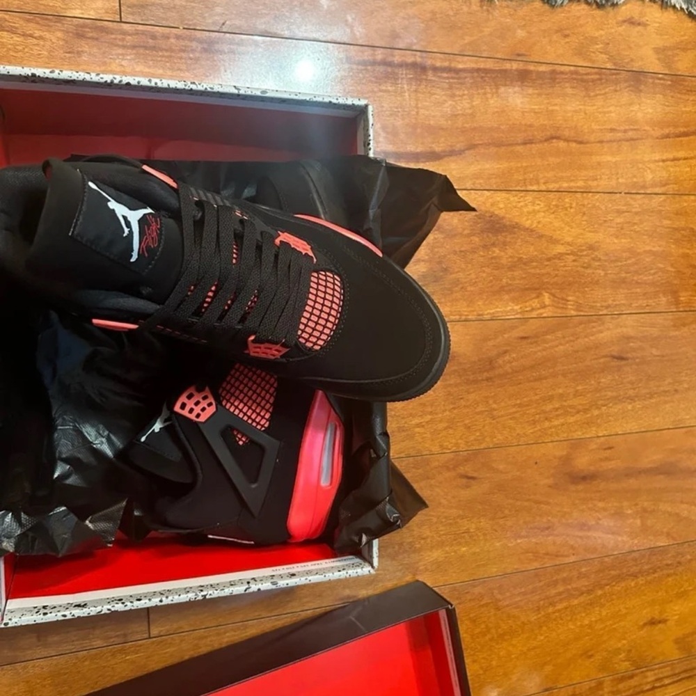 Jordan 4 Red Thunder